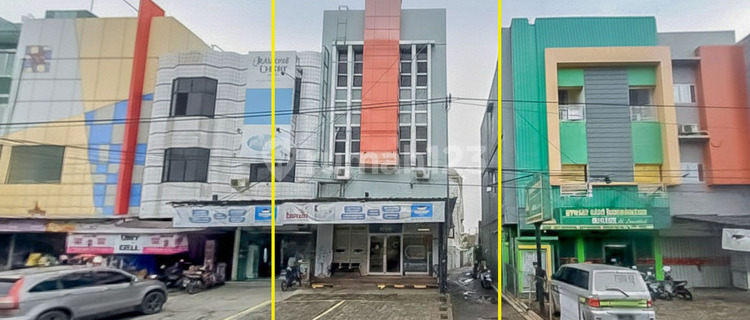 Rent a 3-Story Shop House by Teuku Umar Street in Kedaton. 1