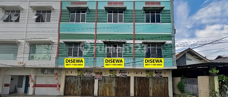 Rent a 3-Story Shop House on Husni Thamrin Street in Gotong Royong 1