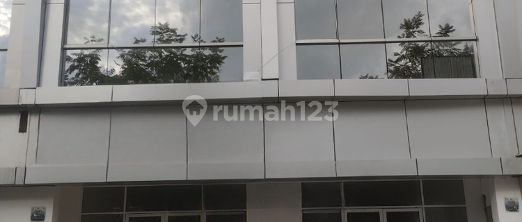 For Sale, 4-Story Shophouse at Golf Island PIK, Size 4.5x15 m², North Jakarta 1