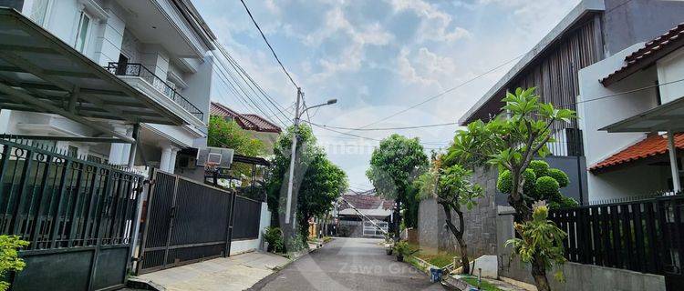 Dijual Rumah Hook Pondok Indah Jakarta Selatan 1