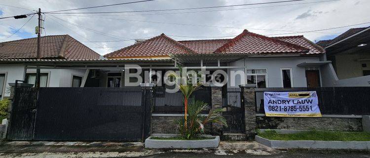 rumah besar dan cantik  sudah full renovasi di perumahan wika 1