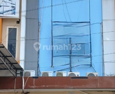 3-Story Shop House Suitable for Business and Office in Sepinggan 1