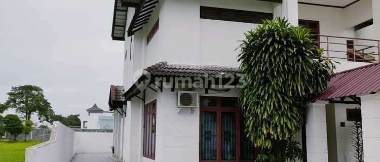 Komplek Graha Metropolitan. Semi Furnished. Rumah Lebar 15 Meter 1