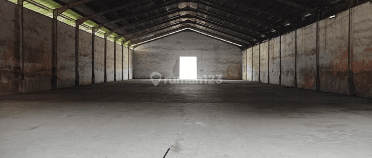 Gudang Luas 1.636 m2. Jalan Besar Tembung. Akses Container 40 Ft 1