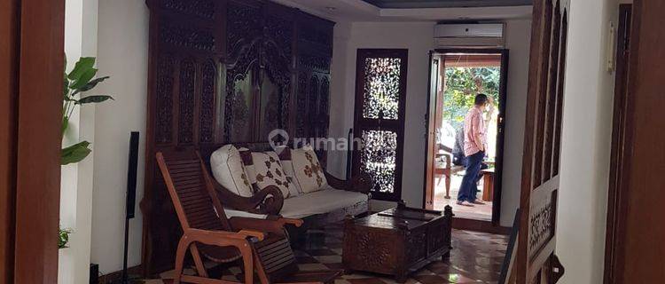 Disewakan Rumah Hook Dengan Gazebo di Sektor 8 Bintaro 1