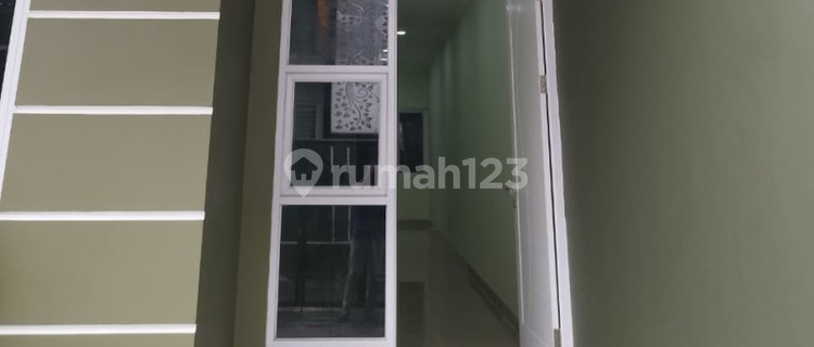 Meruya Ilir West Jakarta 2-Storey House, Land Area 100M2 Building Area 140M2 1