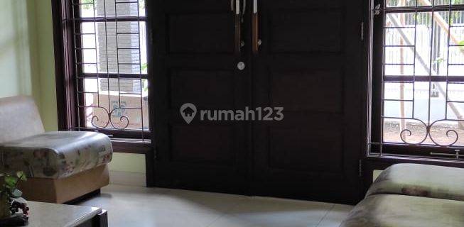 Rumah 2 lantai minimalis terawat dipemukiman yg tenang dan aman didalam cluster  1