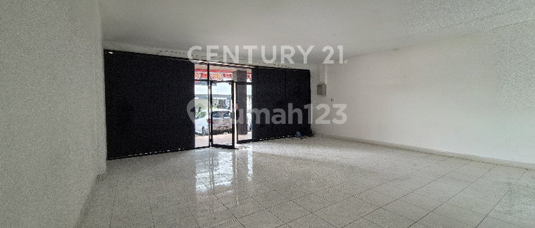 For Rent: Setra Duta Shop House Near Hand Statue, Strategic Location 1