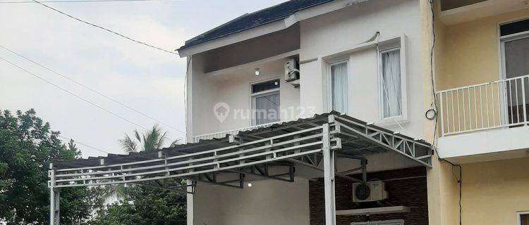 Town house 2 lantai 1