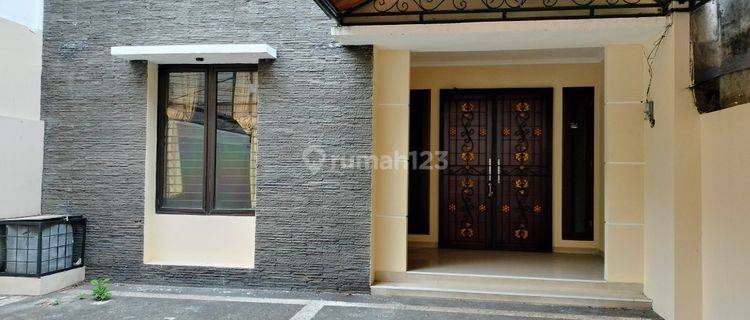 Rumah Luas Di Nangka Raya Sudah Renovasi Dekat MRT 1