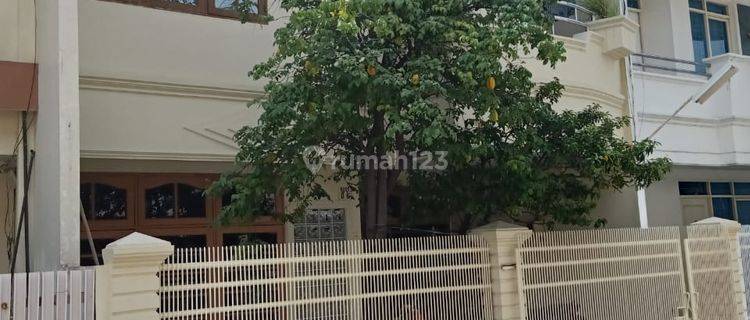 Rumah Cantik dan Strategis di Bandengan Selatan 2 Lantai 1