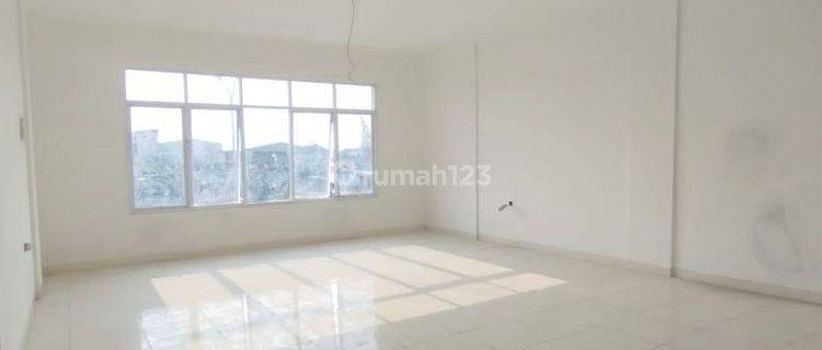 Ruko Gandeng Muara Karang 3 Lantai Brand New Lokasi Strategis  Hadap Jalan Raya 1