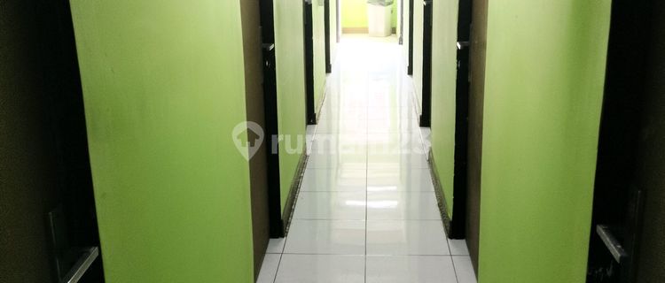 Strategic Boarding House with 31 Furnished Rooms, AC, and Ensuite Bathroom Located in the Strategic Area of Cengkareng 1