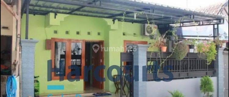 DISEWAKAN rumah habis renovasi siap huni di cluster dekat Gentan. Lokasi : Makamhaji 1