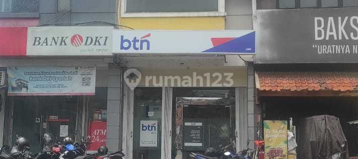 Quick sale. 4-story shophouse, 500m2 area, roadside in Ciputat, Tangerang. 1