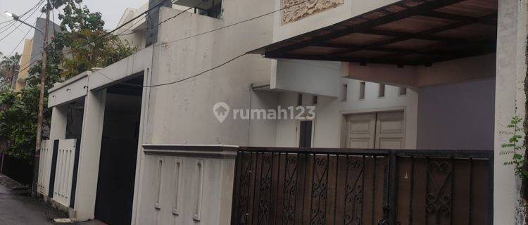 Disewa Rumah 3lt Bagus Dan Terawat Dekat Kota Casablanca di Jaksel 1