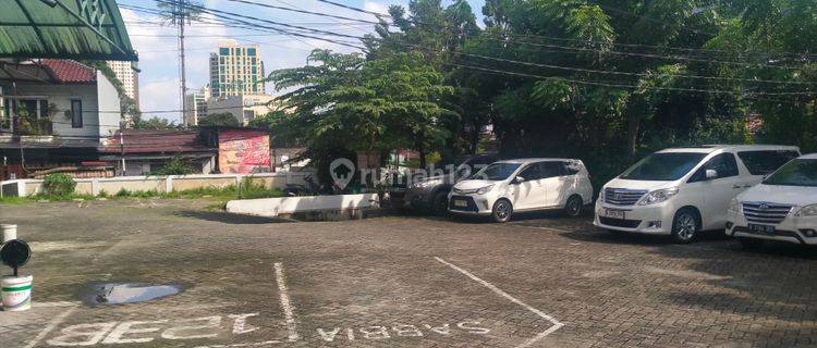 Disewa Murahh Ruko 4lt Luas 300m2 Parkiran 10mobil di Tebet Jaksel 1