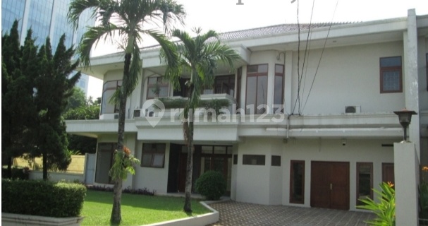 Rent a luxurious 2-story house, 595m2 area, with private pool near Pondok Indah. 1