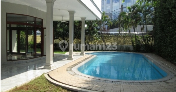 Disewa rumah mewah 2lt luas 595m2 ada private pool dekat kemang 1