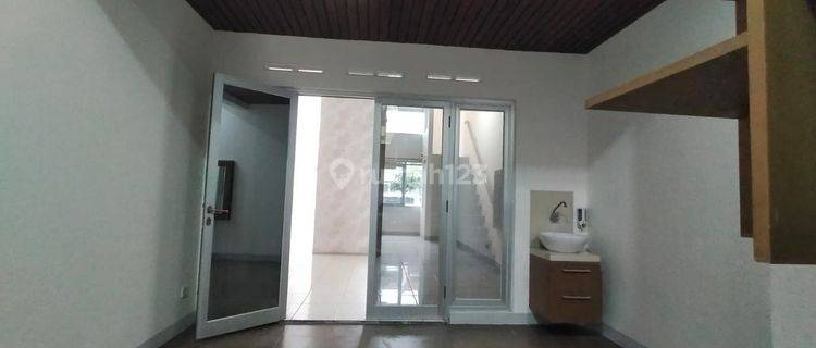 Rumah Semi Furnished Kota Baru Parahyangan 1