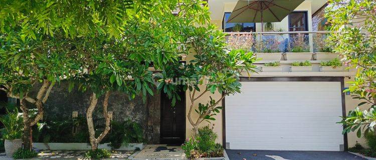 Villa Mewah di Dekat Pantai Mertasari Sanur Denpasar Bali 1