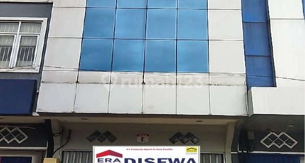 For Rent Shop House in Commercial Area 1