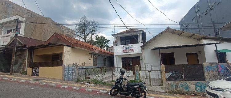 Disewakan Rumah Pinggir Jalan Cocok Untuk Tempat Usaha Dekat Dengan Pasar Dan Pemukiman Warga  1