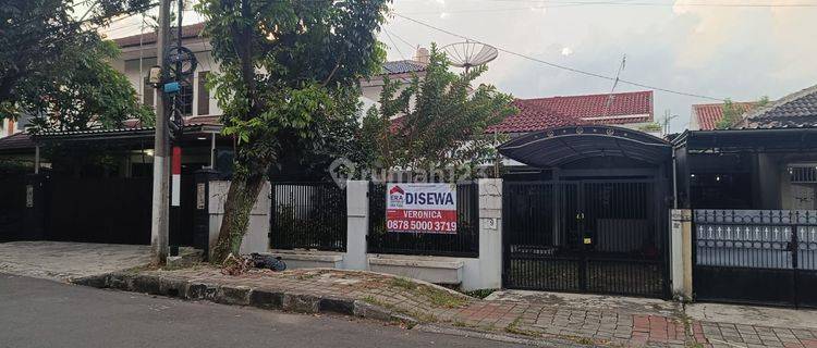 Disewakan Rumah Cocok Untuk Salon, Apotik, Spa,kantor 1