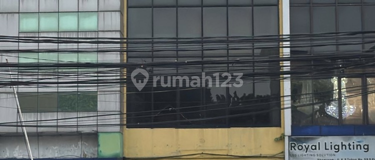 For Rent 4-Story Shop House in Pajajaran 1