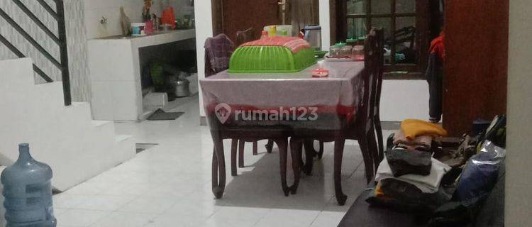 Dijual Rumah Terawat 2 Lantai di Dukuh Kupang 1