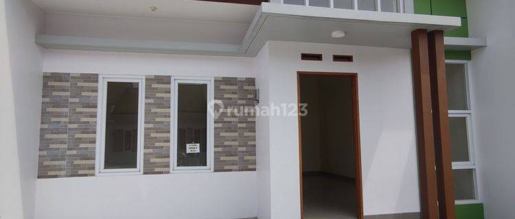 Rumah Baru Strategis Dekat Gerbang Tol Buahbatu  1