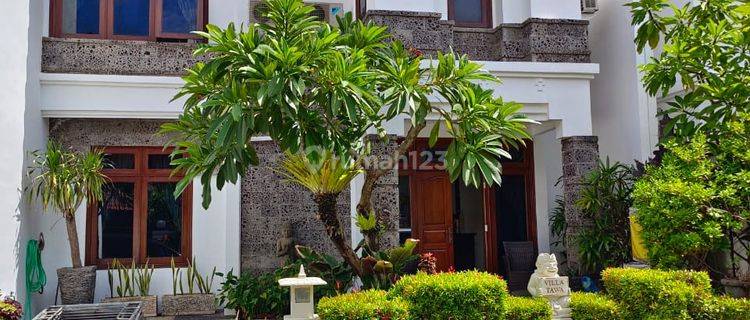 Rumah Bagus Semi Villa Fully Furnished 2 lantai di Kuta 1