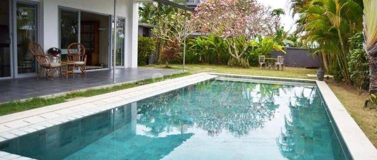 Dijual Disewakan Jangka Panjang Luxury Villa Full Furnished 1