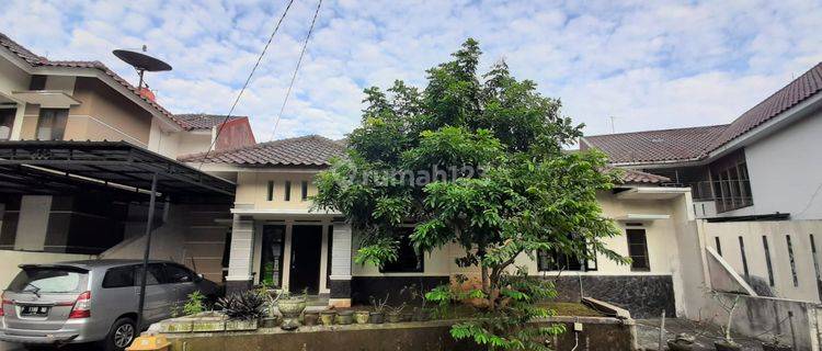 Rumah dengan Furnish siap huni di sentul 1