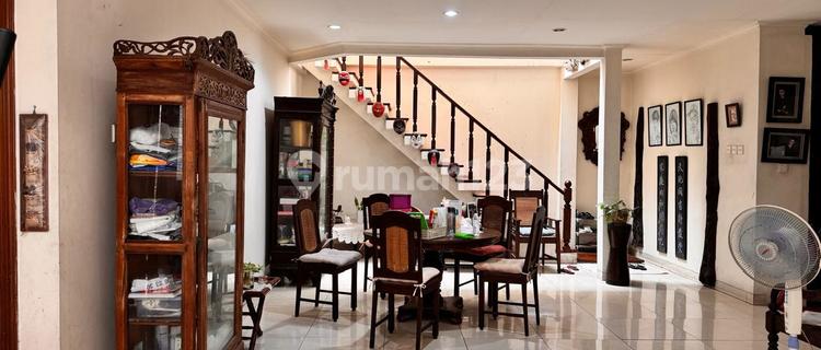 Quick Sale: Gading Pandawa Complex House with Automatic Gate, Spacious Land 1