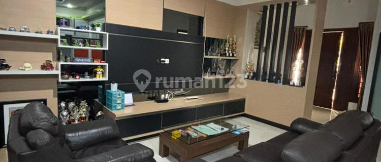 Quick Sale - 3.5 Story House, 8 x 15 Land Size, Semi-Furnished in Gading Griya Residences 1