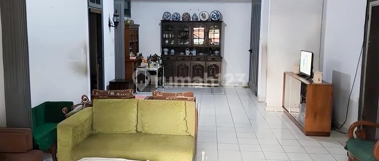 Jual Rumah Standar 2 Lantai di Pejaten Barat Luas Tanah 215M2 dengan 6 Kamar Tidur dengan Harga 5,5M Nego 1