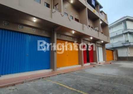 3-Storey Shop House Strategically Located in West Denpasar City Center 1