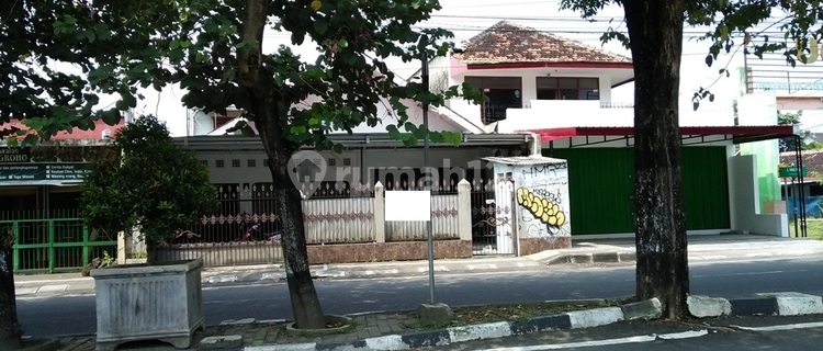 Rumah Disewakan Umbulharjo Pusat Kota Pinggir Jalan Bagus Untuk Kantor 1