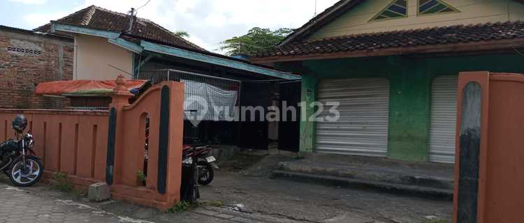 Boarding House for Sale in Ambarketawang Gamping, Near Campus, Strategic City Access 1