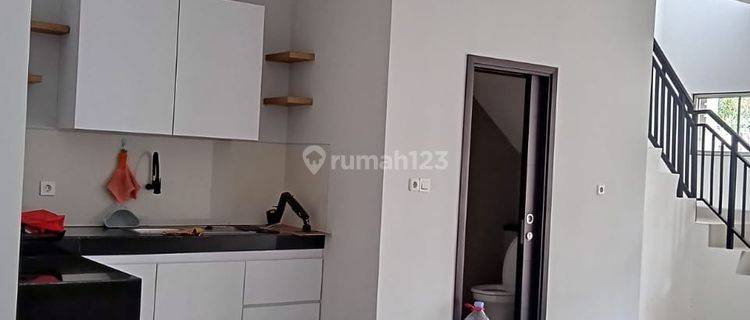 Disewakan Rumah Boulevard 6x15 Pik 2 Kitchen Set 3 Kamar Tidur  1