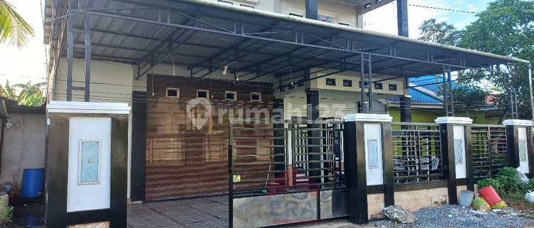 Well-Maintained 2-Story House in Pontianak City on Prof M Yamin Street, Ready to Occupy. 1