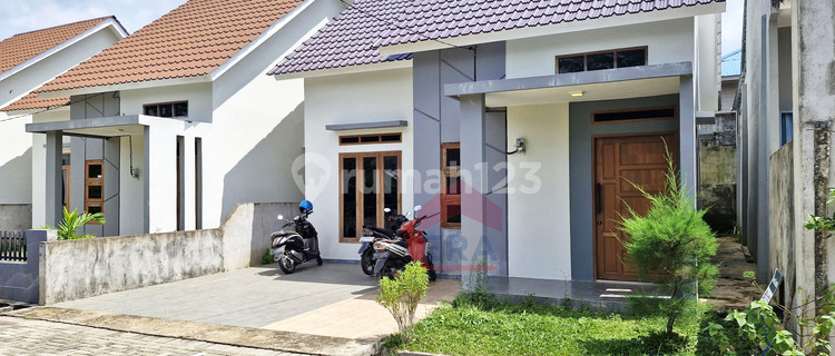 Rumah Baru Bonus Teralis dan Full Kitchen Set di Ampera 1