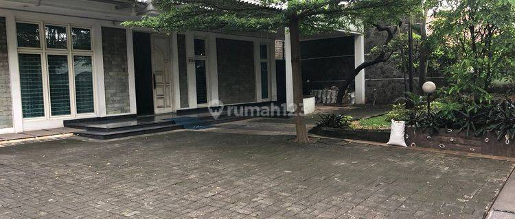 Disewakan Murah: Rumah Mewah 2 Lt Daerah Di Kebon Jeruk 1