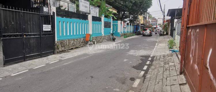 Pasar Baru: Disewakan Murah Rumah Daerah Krekot 1