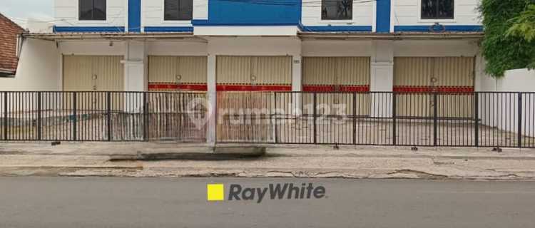 Rented 5-door shop house in Pahoman, Bandar Lampung 1