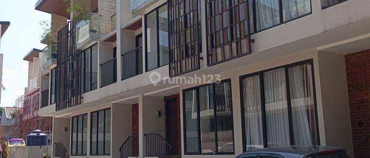 Dijual.rumah Baru Seminyak Residence Furnished Duren.tiga Jakarta Selatan 1