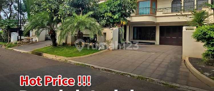 For sale luxury house ready to occupy with complete facilities and super premium location in one of the prestigious areas in South Jakarta. 1