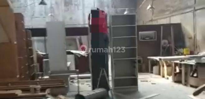 Dijual Ruang Usaha Gudang di Sayap Bkr 1