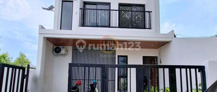 Two-Story House in Alauddin Mannuruki, Makassar. 3+1 Bedrooms. 108m². 1